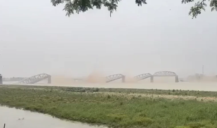 Myanmar'da 7.7 ve 6.4 büyüklüğünde deprem