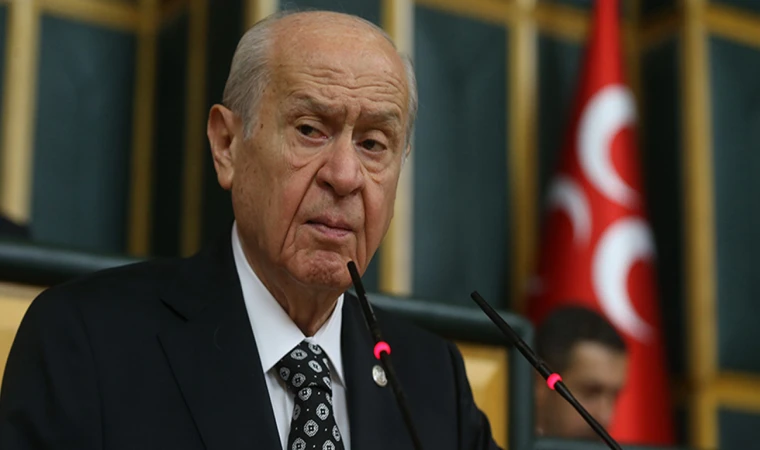 Azgınlaşmış ihtirasların refakatıyla hız vermiştir