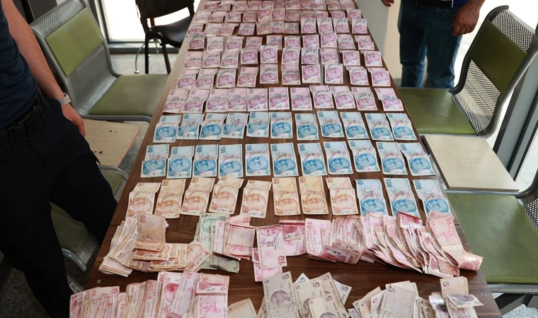 Dilencinin üzerinden para değil insanlık çıktı