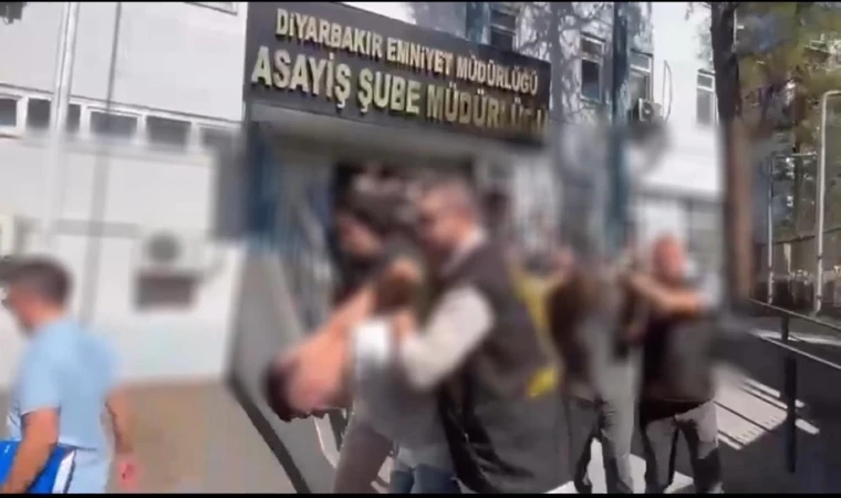 Faizsiz kredi arayanları hedef alan şebekeye