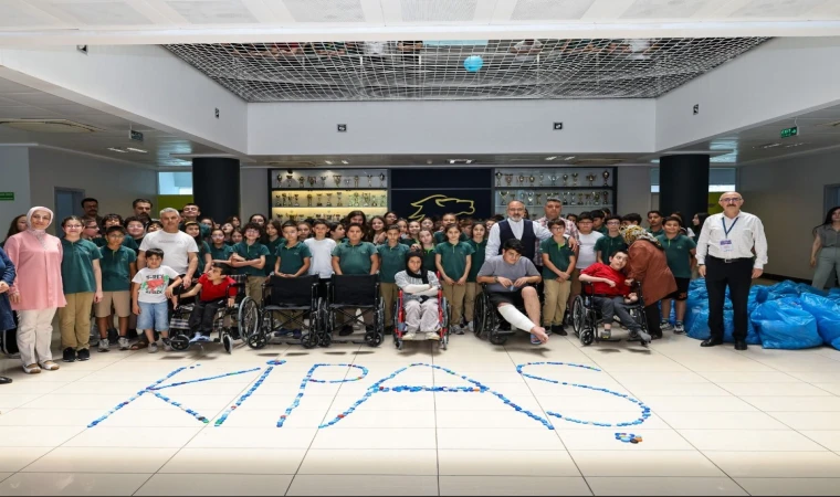 Mavi Kapaklarla Umuda Yolculuk