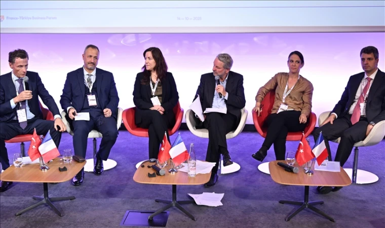 Paris'te "Türkiye-Fransa İş Forumu" düzenlendi