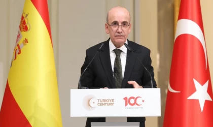 İspanya’da finans yöneticileriyle buluştu