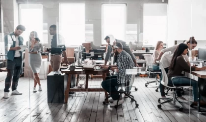 Plaza çalışanları daha yalnız!