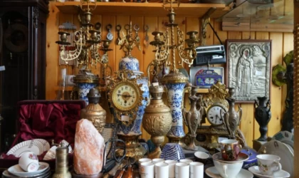 Yarım asırlık antikalar için evini ve arsasını sattı