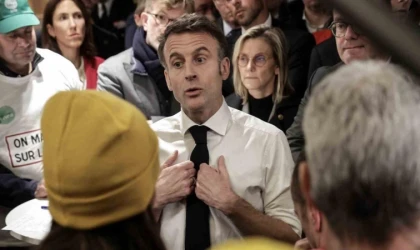 Fransız çiftçiler Macron’un katıldığı tarım fuarını bastı