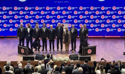 "Çerçevesini darbecilerin çizdiği sorunlu anayasa ile yola devam edemeyiz"