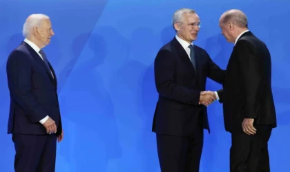 NATO Liderler Zirvesi’nin ilk oturumuna katıldı