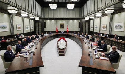 Kabine toplanıyor
