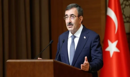 “Üç kredi kuruluşunun iki kademe not artırdığı tek ülke Türkiye”
