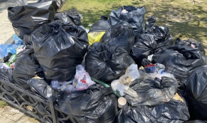 İşçilerin grevi, İzmir’i çöpe çevirdi