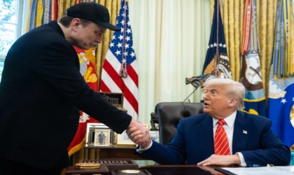 Trump: "Musk aklını kaçırmış"