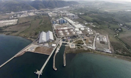 Aksa Akrilik, Akset Enerji çatısı altında topladı