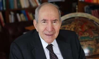 Altan Öymen hayatını kaybetti