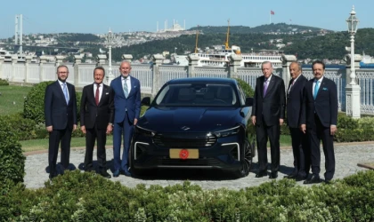 Cumhurbaşkanı Erdoğan, Togg’un yeni modeli T10F’yi test etti
