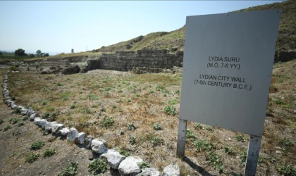 Lidyalıların kireç taşından yaptığı sur turizme katkı sağlayacak