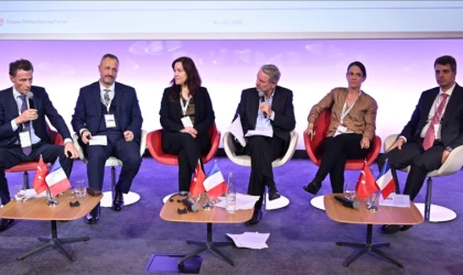Paris'te "Türkiye-Fransa İş Forumu" düzenlendi