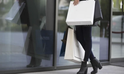 Yerli turistler hediyelik eşyaya 100 milyar liradan fazla harcadı