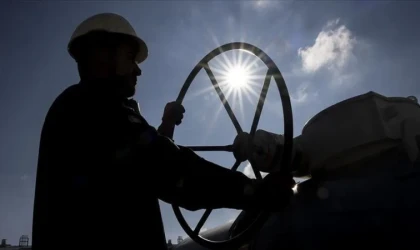 Petrol fiyatları riskler düşüşü sınırlıyor